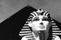 Sphinx and Window Washers, The Luxor von Eye in Hand Gallery