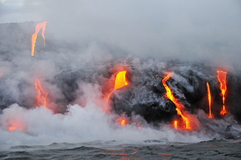 Kilauea-volcano-molten-lava-ocean-rm-haw-d319473