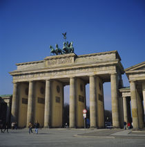 Low angle view of a memorial gate, Brandenburg Gate, Berlin, Germany von Panoramic Images
