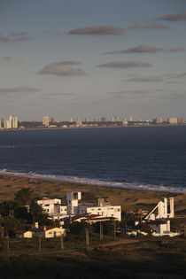 Buildings at the waterfront, Rio de la Plata, Punta Del Este, Maldonado, Uruguay von Panoramic Images