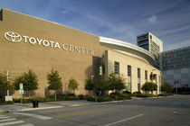Facade of a sports center, Toyota Center, Houston, Texas, USA von Panoramic Images