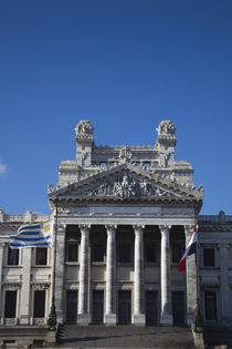 Facade of a government building, Palacio Legislativo, Montevideo, Uruguay von Panoramic Images