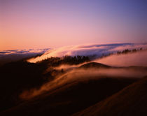 Fog rolling over hills at sunset, Mt Tamalpais, Marin County, California, USA von Panoramic Images