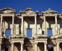 Low angle view of the ruins of a library, Celsus Library, Ephesus, Turkey von Panoramic Images