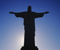Silhouette of a statue, Christ The Redeemer, Corcovado, Rio De Janeiro, Brazil von Panoramic Images