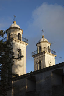 Low angle view of a church, Iglesia Matriz, Colonia Del Sacramento, Uruguay von Panoramic Images