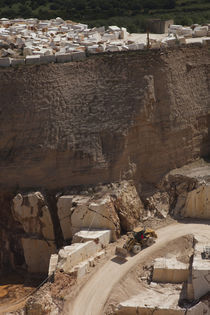 Earth mover at a marble quarry, Orosei, Golfo di Orosei, Sardinia, Italy von Panoramic Images