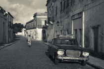Car parked in a street, Calle San Jose, Colonia Del Sacramento, Uruguay von Panoramic Images