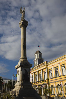 Low angle view of a monument in front of a government building by Panoramic Images