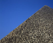 Low angle view of a pyramid, Egypt von Panoramic Images