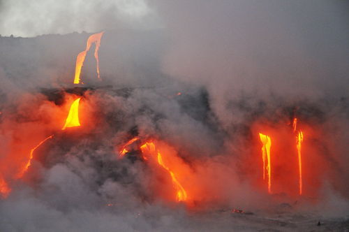 Kilauea-volcano-molten-lava-ocean-rm-haw-d319499
