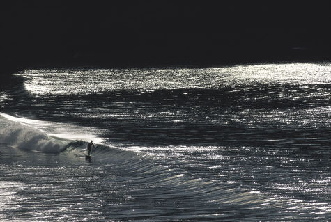 Solitude-surfer