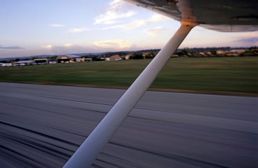 Rf-airport-les-milles-plane-runway-tarmac-otr0170