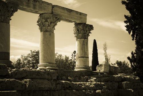 Greece-corinth-ruins
