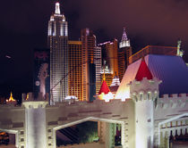 Las Vegas Architecture at Night von Eye in Hand Gallery