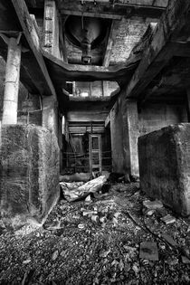Abandoned building von Tomer Burmad
