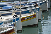 Boote bei Cassis, Frankreich by Alex Timaios