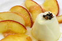 Zimtblüten-Panna Cotta an karamellisierten Äpfeln von lizcollet
