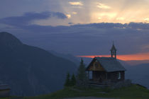 Sonnenaufgang in den Bergen by Johannes Netzer