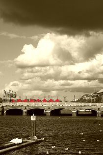 Hamburg -  Lombardsbrücke von Angela Parszyk