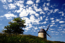 Windmühle mit blauen Himmel und Wolken von Daniel Kühne