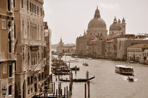 Blick auf den Canal Grande in Venedig (Sepia) by Doris Krüger