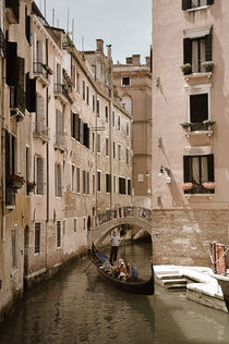 Kleiner Kanal in Venedig (Sepia) von Doris Krüger