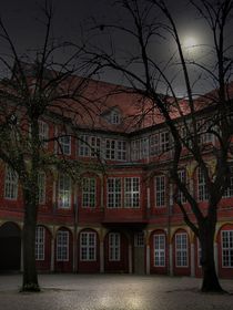 Im Schlosshof by bibi03