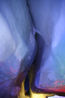Gletscher mit Farbenlicht von Christine Amstutz