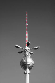 Fernsehturm Alexanderplatz by Jens Loellke