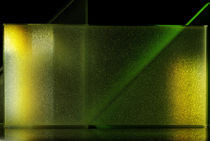 Lichtblicke - goldgrüne Dreicke & Rechteck von Gerald Albach