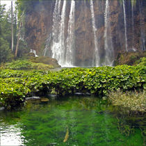 Türkis Waterfall by Michael Guzei