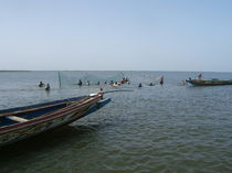 Strandnetz setzen - Saloum,Senegal - fair-fish.net von Billo Heinzpeter Studer