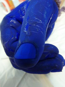 Blaue Hand by regenbogenfloh