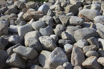 grosse Kieselsteine am Strand von Willy Matheisl