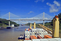Panamakanal by Angelika Bentin