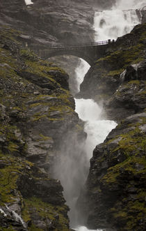 Wasserfall Stigfossen in Norwegen - Trollstigen by magdeburgerin