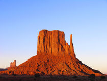 Monument Valley Sunrise by buellom