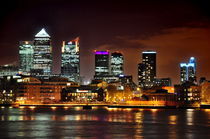 Canary Wharf by Len Bage