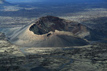 Lanzarote, Mondlandschaft mit dem Volcán de Cuervo von Frank Rother