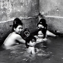 BATHING FAMILY by captainsilva