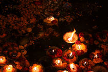 Lamps in the Ganges-2  Varanasi,India von Soumen Nath