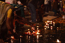 Lamps in the Ganges-9  Varanasi,India von Soumen Nath