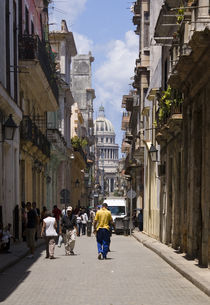 Havana Street and El Capitolio by tgigreeny