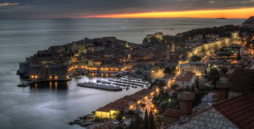 Dubrovnik-old-town-at-dusk