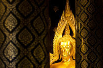 temple thai buddha by Waraporn Sang-Arwut