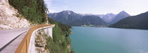Mountain road at lakeside, Achensee, Tyrol, Austria von Panoramic Images