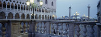 Street light in front of a palace, Doges Palace, Venice, Veneto, Italy von Panoramic Images