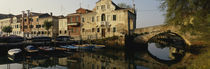 Panorama Print - Reflektion der Boote und Häuser im Wasser, Veneto, Italien von Panoramic Images