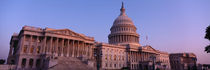 Low angle view of a government building, Capitol Building, Washington DC, USA von Panoramic Images